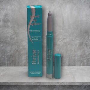 Thrive Betty Brilliant Eye Brightener- sky blue shimmer, vegan, long lasting